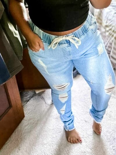 Skylie distressed blue jogger jeans
